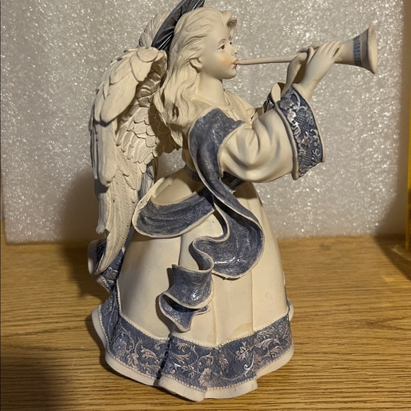 Musical Angel - Picture 2 of 3